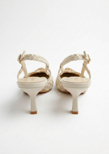 Carica l'immagine nel visualizzatore di Gallery, Décolleté Slingback Artigianale - Eleganza Intrecciata e Comfort in Agnello
