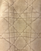 Carica l&#39;immagine nel visualizzatore di Gallery, Gilet Beige in Pelliccia Sintetica Smanicate con Ganci e Cintura – Taglia Unica
