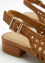 Carica l'immagine nel visualizzatore di Gallery, Scarpe Slingback a Punta con Trama Intrecciata
