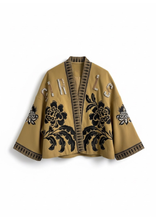 Carica l&#39;immagine nel visualizzatore di Gallery, GIACCA KHAKI RICAMO OVERSIZE
