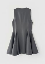 Carica l&#39;immagine nel visualizzatore di Gallery, Abito Grigio Doppiopetto con Bottoni Dorati e Dettaglio Leone di Venezia
