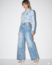 Carica l'immagine nel visualizzatore di Gallery, Jeans Wide-Leg a Vita Media con Grafica Floreale
