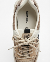 Carica l'immagine nel visualizzatore di Gallery, Sneakers Donna in Vera Pelle con Inserti in Rete Tecnica e Dettagli Laminati
