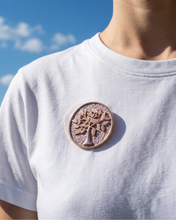 Carica l'immagine nel visualizzatore di Gallery, Spilla Magnetica a Forma di Albero della Vita in Acciaio – Eleganza Senza Fori

