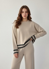 Carica l&#39;immagine nel visualizzatore di Gallery, Maglia Luxe di Completo in Viscosa Mista – Taglia Unica, Morbida e Strutturata
