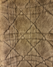 Carica l'immagine nel visualizzatore di Gallery, Gilet Khaki in Pelliccia Sintetica Smanicate con Ganci e Cintura – Taglia Unica
