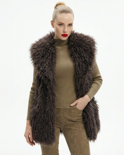 Carica l&#39;immagine nel visualizzatore di Gallery, Gilet in Eco-Pelliccia con Tasche — 100% Poliestere — Colore Marrone
