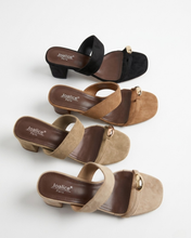 Carica l'immagine nel visualizzatore di Gallery, Muli con Tacco e Infradito in Ecopelle Scamosciata
