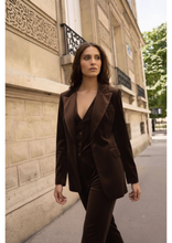 Carica l&#39;immagine nel visualizzatore di Gallery, BLAZER MARRONE DA COMPLETO VELLUTO COLLO REVERS
