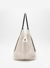 Carica l&#39;immagine nel visualizzatore di Gallery, BORSA TOTE REVERSIBILE IN PELLICCIA ECOLOGICA CON TRACOLLE REGOLABILI
