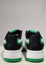 Carica l&#39;immagine nel visualizzatore di Gallery, Sneakers in ecopelle verde, bianco e nero
