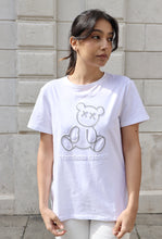 Carica l&#39;immagine nel visualizzatore di Gallery, T-shirt orsetto con scritta 3D davanti
